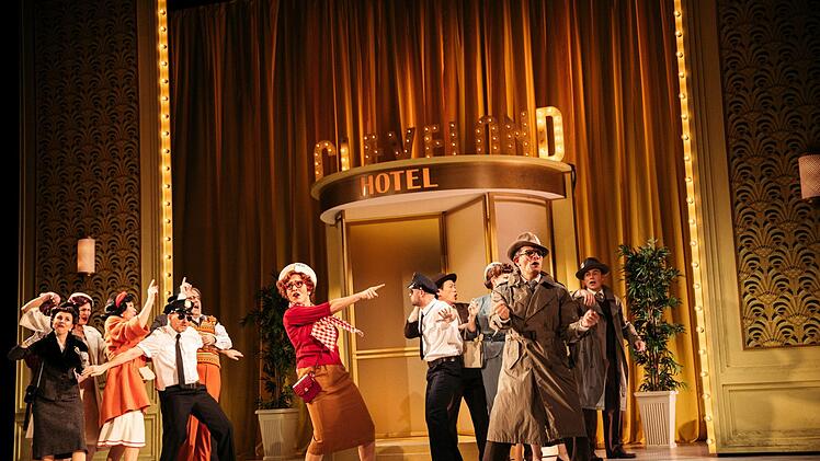 In der Inszenierung von Felix Seiler feierte das Musical "Otello darf nicht platzen" seine Coburger Erstaufführung am Landestheater.Foto: Sebastian Buff