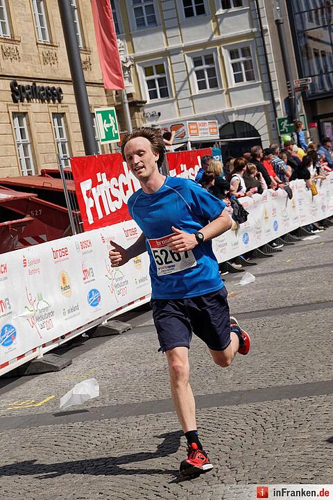 Weltkulturerbelauf 2017 in Bamberg: Der Zieleinlauf am Maxplatz