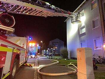 Schweinfurt: Brand durch Campingkocher ausgelöst - Bewohner wird in Klinik gebracht