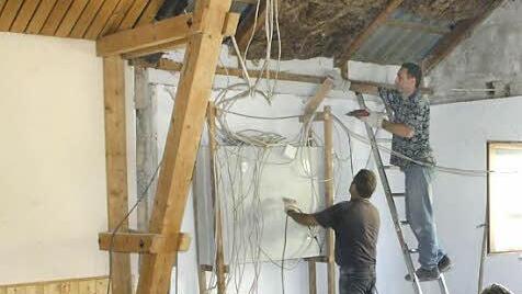 Mehrere Wochen lang war der Probenraum der Jugendblaskapelle eine Baustelle. Foto: Anton Then