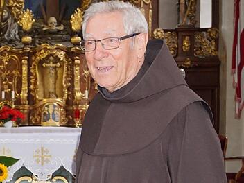 Pater Martin Pater Martin Domogalla verlässt auf eigenen Wunsch den Kreuzberg. Er  zieht nach Füssen in ein Ruhestandskloster der Franziskanern. Foto:  Marion Eckert