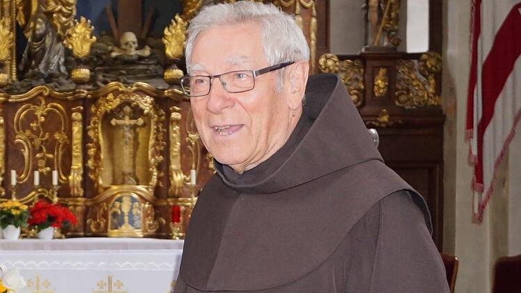 Pater Martin Pater Martin Domogalla verlässt auf eigenen Wunsch den Kreuzberg. Er  zieht nach Füssen in ein Ruhestandskloster der Franziskanern. Foto:  Marion Eckert