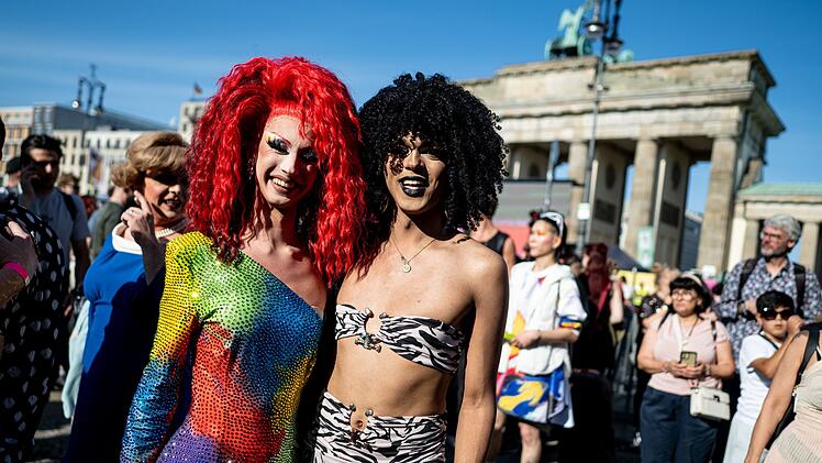 Drag* March vor dem CSD