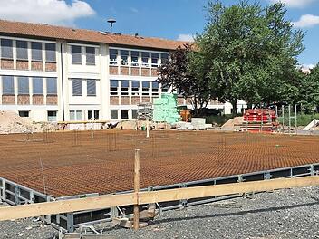 Hier fließt das meiste Geld hinein: der Anbau an die Schule fürs Kinder-, Jugend- und Kulturzentrum.  Foto: Gemeinde Oberhaid