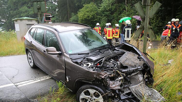 Derzeit kommt es in Oberfranken zu Behinderungen im Schienenverkehr. Zahlreiche Reisende müssen auf Notfall-Busse umsteigen.  Foto: NEWES5 / Fricke