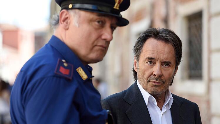 Commissario Brunetti (Uwe Kockisch) und Sergente Vianello (Karl Fischer) m&uuml;ssen einen Anschlag und einen Mord aufkl&auml;ren.