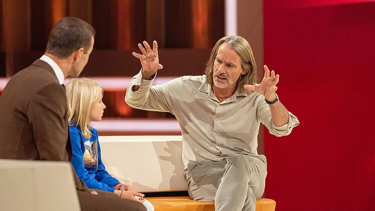 Keine Sorge: Richard David Precht (rechts) gestikuliert gern wild, wenn er ins Reden kommt.