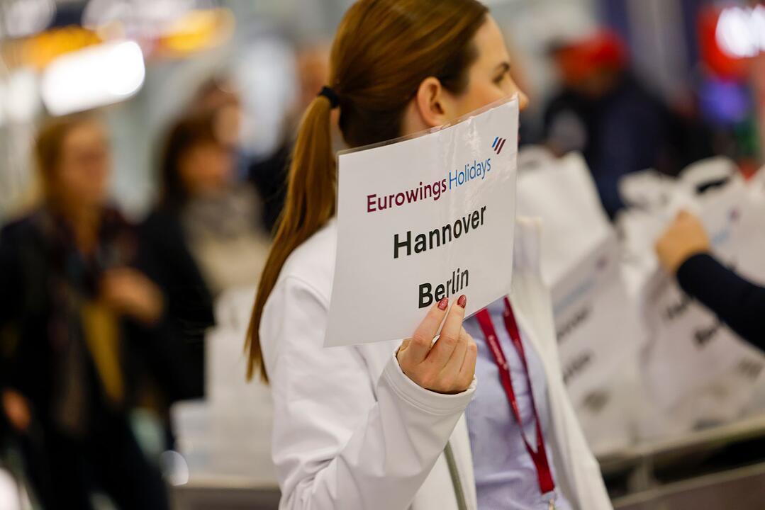 Eurowings-Evakuierungsflieger kommt am Flughafen K&ouml;ln Bonn an