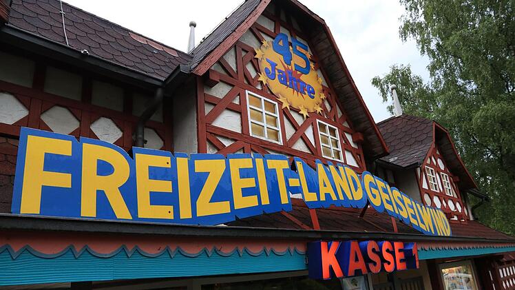 Im Freizeitland Geiselwind ist es am Freitag zu einem Zwischenfall mit neun Leichtverletzten gekommen. Neun Kinder wurden leicht verletzt. Foto: NEWS5 / Merzbach