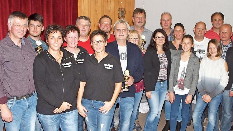 Die Erstplatzierten der einzelnen Klassen des Jedermannschießens  Fotos: Alfred Thieret