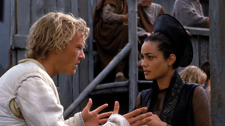 William (Heath Ledger) hat sich in Jocelyn (Shannyn Sossamon) verliebt.