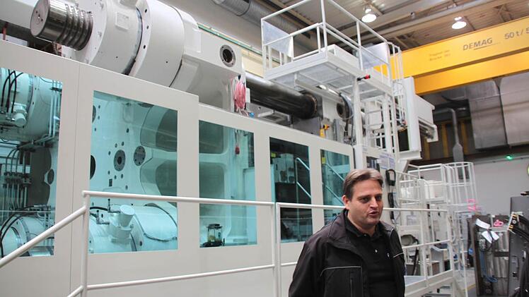 Die größte Maschine im Unternehmen wiegt 4000 Tonnen.  Foto: Anja Greiner