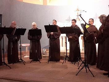 Auf ihrer Gastspielreise durch Europa machten "The Gregorian Voices" auch im Staatsbad Station. Die zahlreichen Zuhörer in der Christuskirche erlebten einen eindrucksvollen Abend mit Gesangsinterpretationen völlig unterschiedlicher Stilrichtungen.  Foto: Rolf Pralle