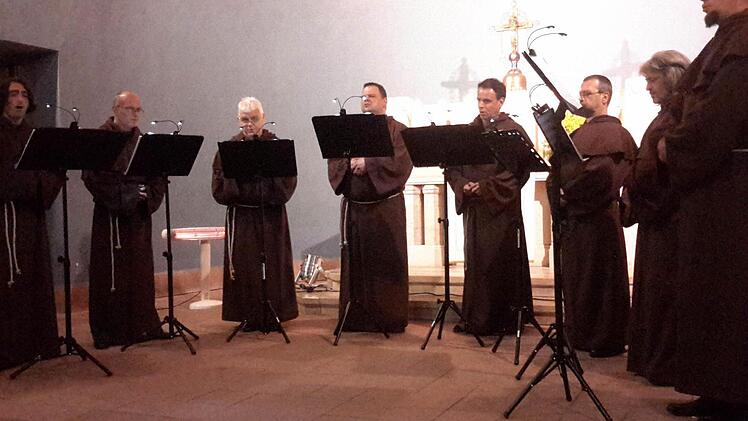 Auf ihrer Gastspielreise durch Europa machten "The Gregorian Voices" auch im Staatsbad Station. Die zahlreichen Zuhörer in der Christuskirche erlebten einen eindrucksvollen Abend mit Gesangsinterpretationen völlig unterschiedlicher Stilrichtungen.  Foto: Rolf Pralle