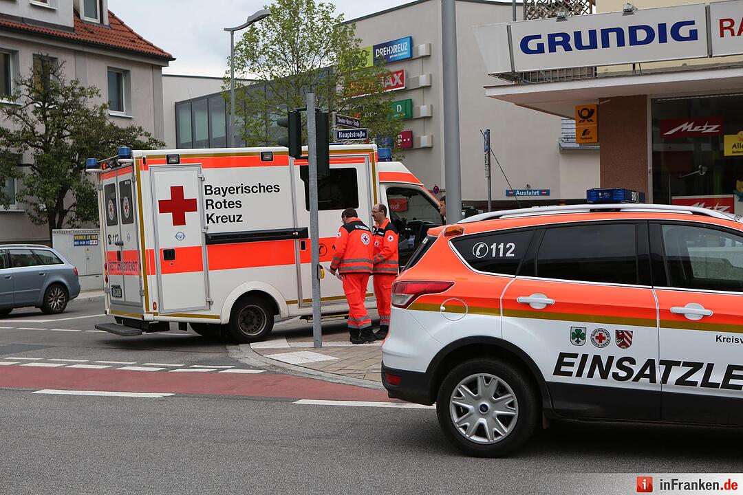 Seniorin von Lkw erfasst und ueberrollt - Ortsdurchfahrt von Stein komplett gesperrt