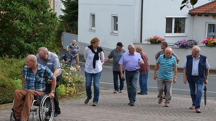 Stadtteil-Rundgang in Poppenroth. Foto: Peter Rauch