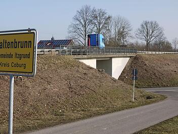Im Mai geht's los: Die Brücke über die Freiberger Straße in Kaltenbrunn muss erneuert werden. - Foto: Berthold Köhler