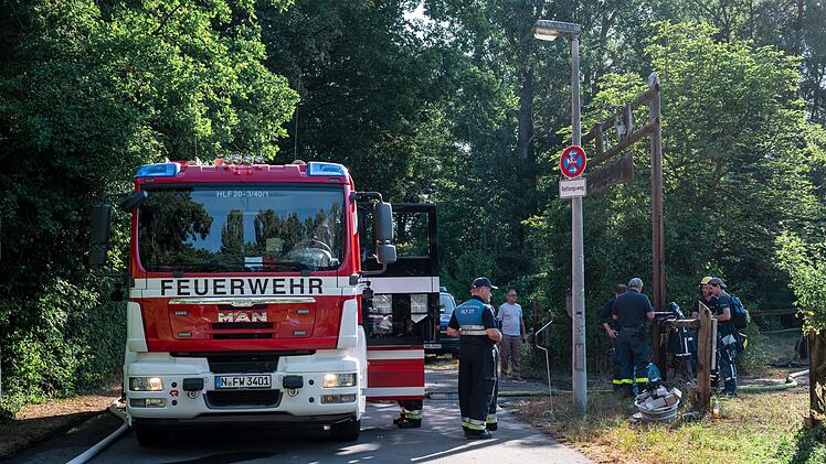 Aufr&auml;umarbeiten nach Brand nahe N&uuml;rnberger Messe