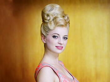 Galina Benevich als Fiordiligi: In der Mozart-Oper "Cosi fan tutte" gab die Sopranistin ihr erfolgreiches Debüt am Landestheater Coburg.Foto privat