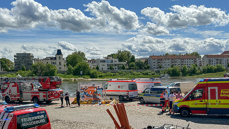 Hüpfburg in Magdeburg von Windböe erfasst - 9 Verletzte