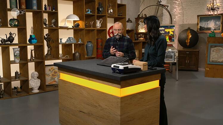 Horst Lichter lobte, wie sch&ouml;n Heide Rezepa-Zabel drei Ringe arrangiert hatte.