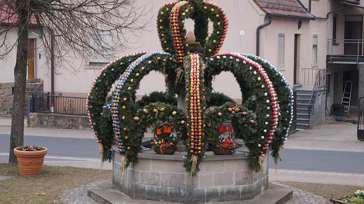 Der Osterbrunnen in Großgressingen - wie ihn Monika Drescher fotografiert hat.