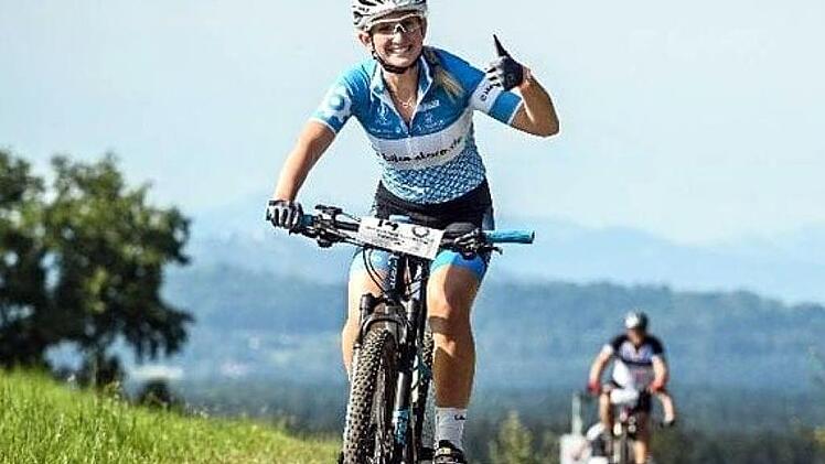 Yvonne Liebrenz freut sich über ihren zweiten Platz in der Damen-Elite.  Fotos: privat