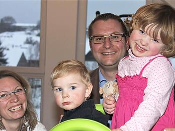 Karolin und Markus Kurz mit ihren Kindern Samuel und Antonia Foto: Gerd Schaar
