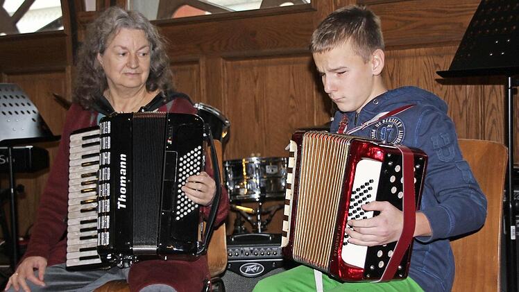 Georg Müller mit Karin Meyer-Jungclaussen.