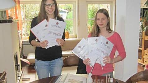 Sarah Wiesend (l.) und Lena Hast haben in den vergangenen Jahren schon einige Urkunden gesammelt. Foto: Filiz Mailhammer