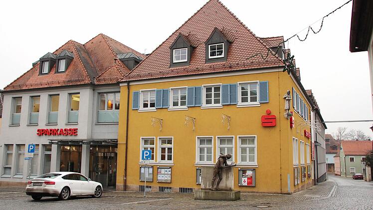 Die Tage der Selbstständigkeit der Kreissparkasse Höchstadt scheinen gezählt zu sein.  Foto: Andreas Dorsch