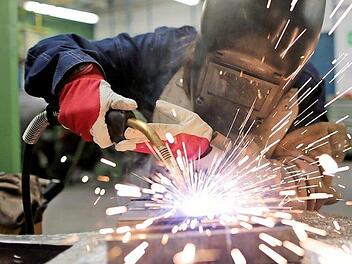 Der Beruf des Industriemechanikers ist bei den Bewerbern im Kreis Lichtenfels sehr beliebt. Symbolfoto: Oliver Berg, dpa