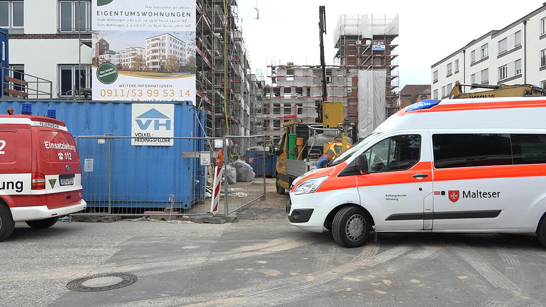 Nürnberg: Bauarbeiter verschüttet und schwer verletzt
