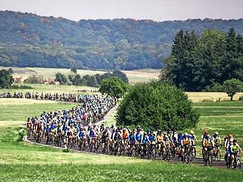 1100 begeisterte Pedalritter absolvieren heuer wieder die bekannte und beliebte BR-Radltour durch den Freistaat - heuer mit Auftakt in Bad Staffelstein. Foto: BR