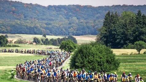 1100 begeisterte Pedalritter absolvieren heuer wieder die bekannte und beliebte BR-Radltour durch den Freistaat - heuer mit Auftakt in Bad Staffelstein. Foto: BR