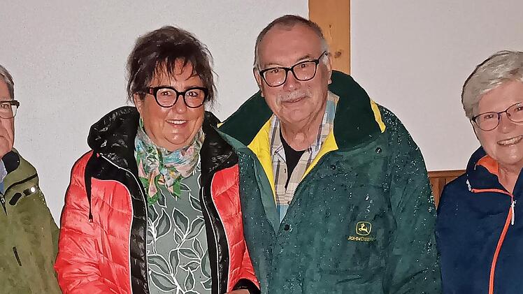 Das Bild zeigt bei der Spenden-Übergabe (von links) Winfried Schlereth (Schatzmeister Hammelburg), Edeltraud Spies (Vorsitzende Hammelburg), Manfred Egert (Vorsitzender Bad Kissingen) und Helmtrud Köhler (Schriftführerin Hammelburg)