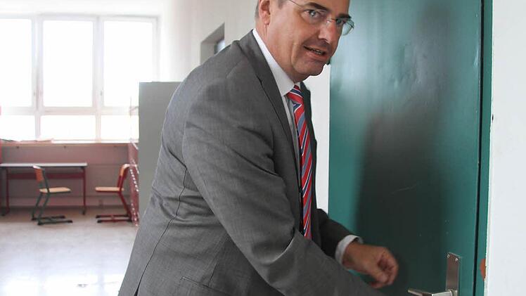 Horst Pfadenhauer öffnet die "Tür, hinter der das Geheimnis wartet".