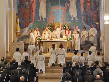 Pfarrer Armin Haas feierte in der Schondraer Kirche sein silbernes Priesterjubiläum. Foto: Horst Conze