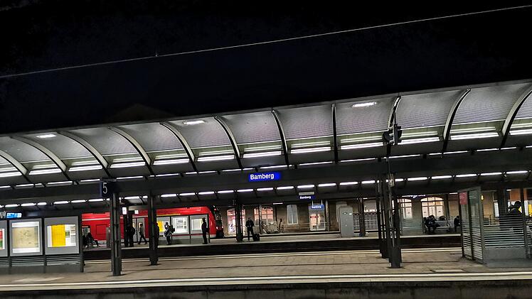 Bahnhof Bamberg bei Dunkelheit