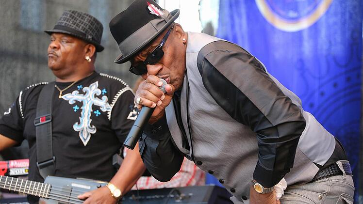 Sänger John Lee Hooker jr. (r.) und sein Bassist Mike Rogers  alle Fotos: Matthias Hoch