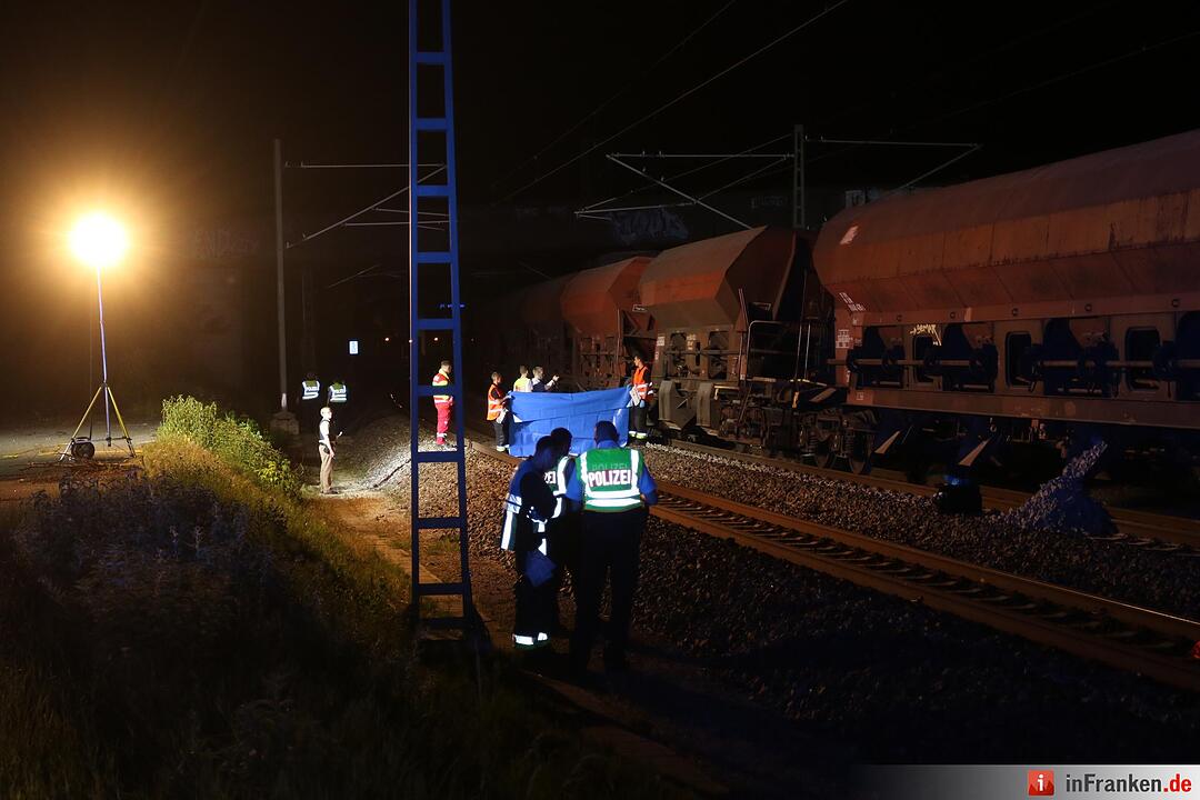 Nürnberg: Bahnarbeiter von vorbeifahrendem ICE erfasst und getötet