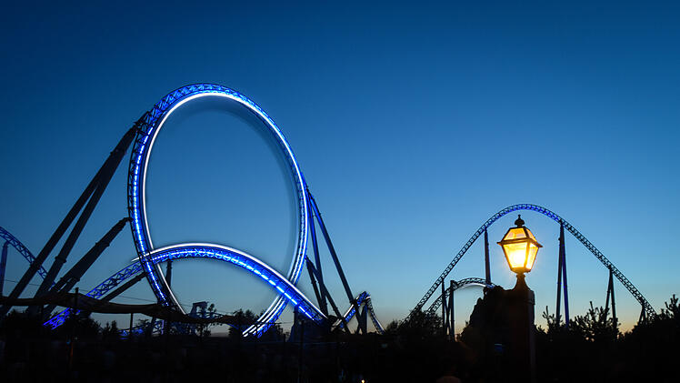 Attraktion im Europa-Park: die Katapultachterbahn „blue fire Megacoaster powered by Nord Stream 2“