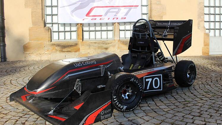 Der C-15 des Cat-Racing-Teams trägt den Namen Manul. Foto: Ulrike Nauer
