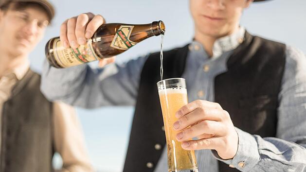 Die Rh&ouml;ner Bierleckerei wird f&uuml;r das Tasting im 0,2 Liter Glas einge-schenkt. Foto: Niklas Wagenbrenner
