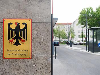 Zivile Nutzung von Bundeswehr-Einrichtungen auf Eis - auch großer Standort in Bayern betroffen