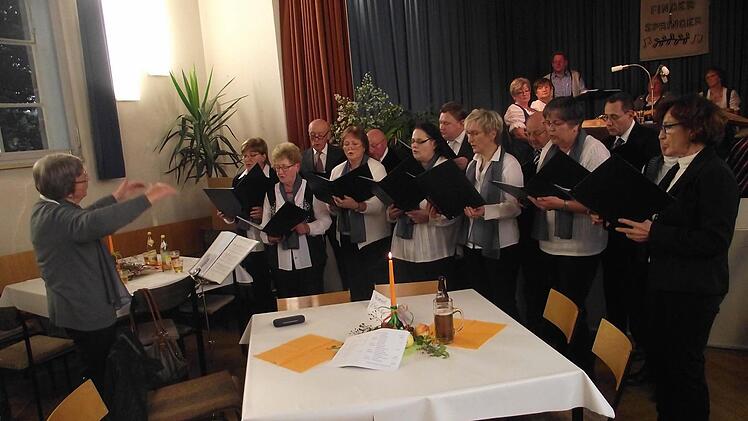 Der evangelische Kirchenchor Küps mit Leiterin Hella Klumpp (links).Foto: Dieter Wolf