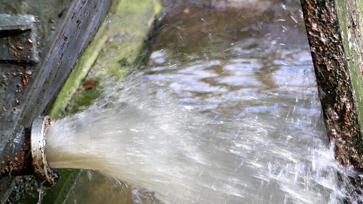 Abfall und auch etliche Hygieneartikel werden noch immer über die Toilette entsorgt. Foto: Kathrin Kupka-Hahn