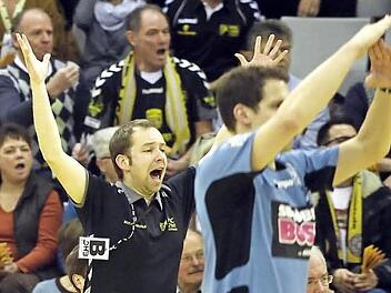 Strittige Entscheidungen gehören zum Handball dazu. Genauso die darauf folgenden Emotionen bei Zuschauern und Trainern. HSC-Coach Jan Gorr nahm sich im Tageblatt-Interview die neuen Regeln zur Brust.