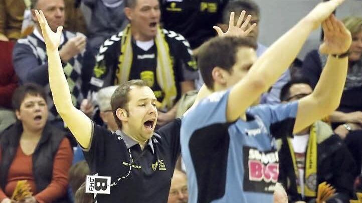Strittige Entscheidungen gehören zum Handball dazu. Genauso die darauf folgenden Emotionen bei Zuschauern und Trainern. HSC-Coach Jan Gorr nahm sich im Tageblatt-Interview die neuen Regeln zur Brust.