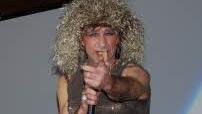 Jürgen Schneider als Tina Turner. Foto: Norbert Schmitt